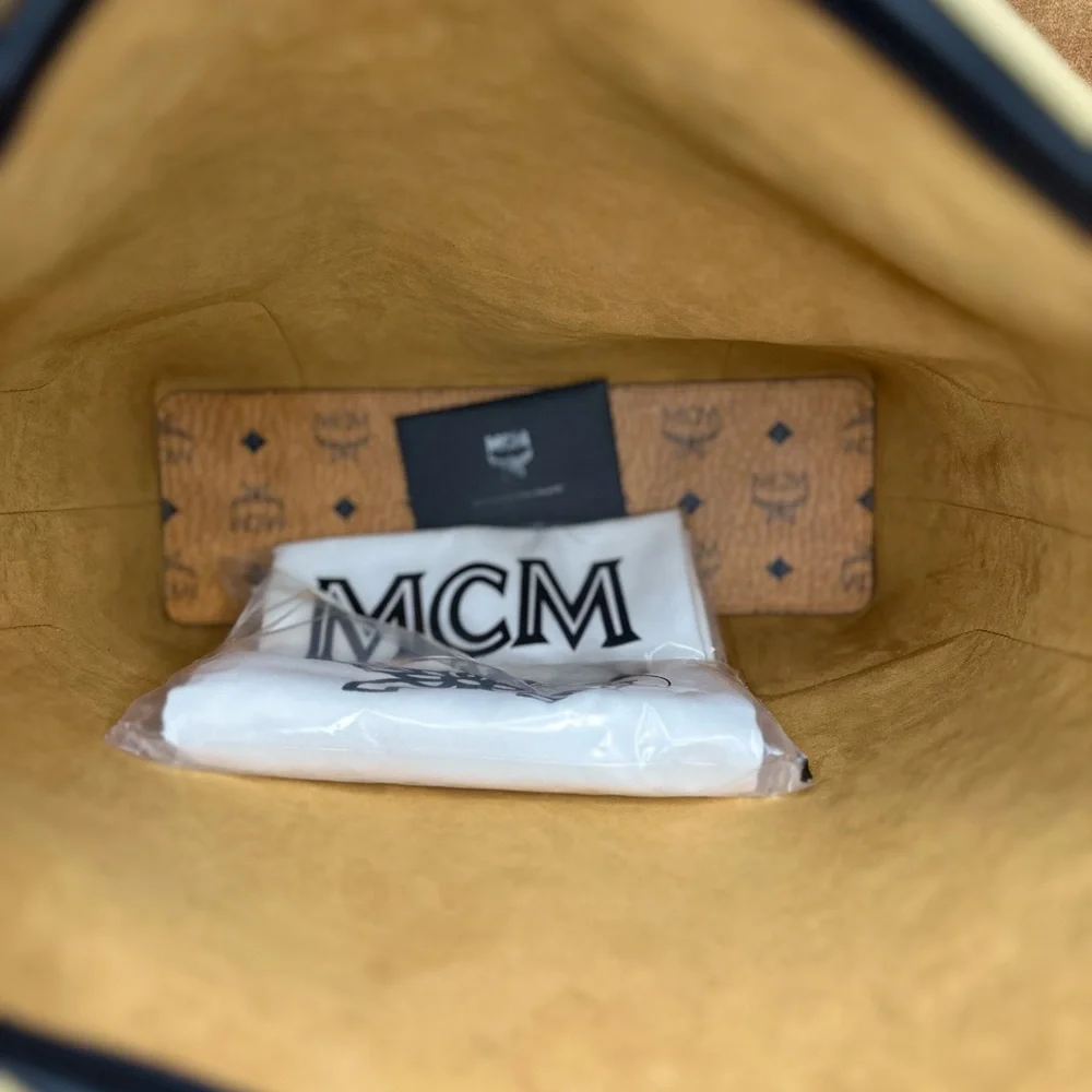 MCM Large Aren Hobo Bag in Embossed Monogram Leather - Picture 9 of 11